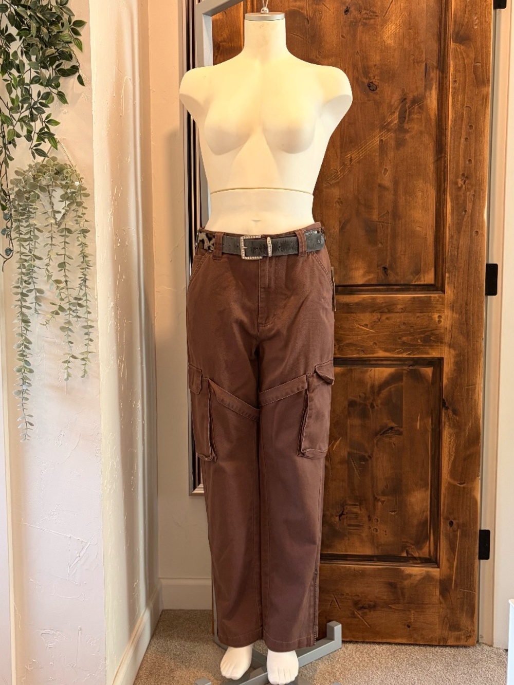 Standard Cloth Brown Cargo Pants – Size M